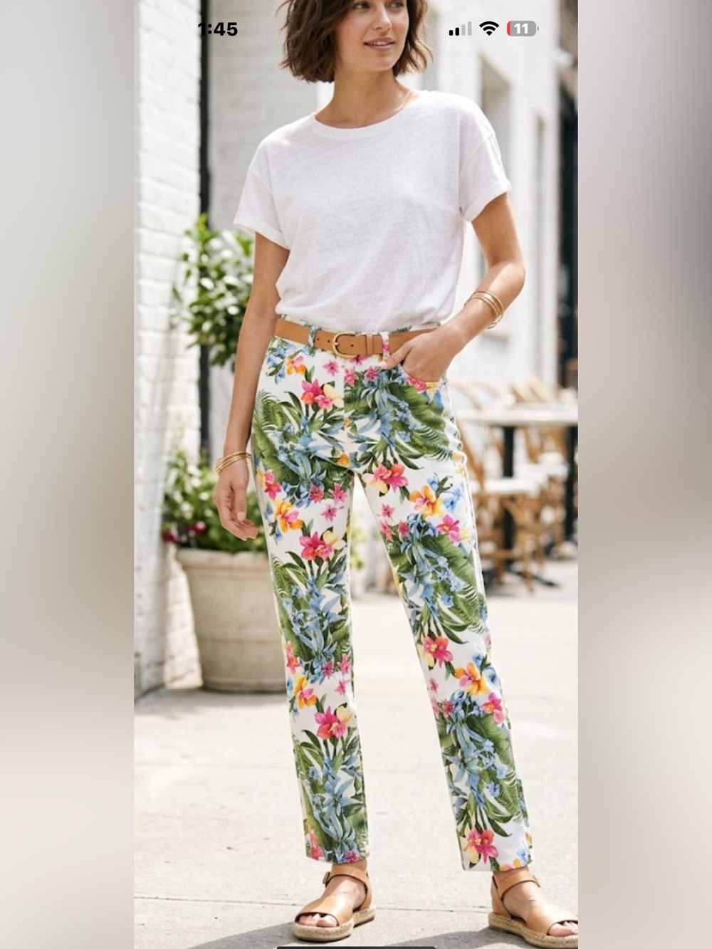 Tommy Bahama White Tropical Floral Women’s Jeans EUC -Like new